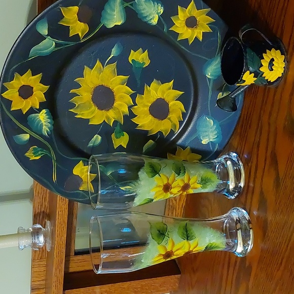 Decor - Picture 2 of 2